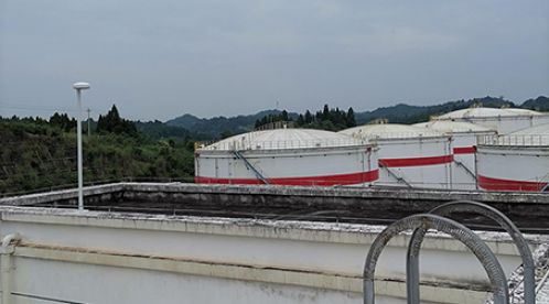 石化行業(yè)的雷電預(yù)警系統(tǒng)方案-點(diǎn)擊帶你了解詳情【杭州易造】